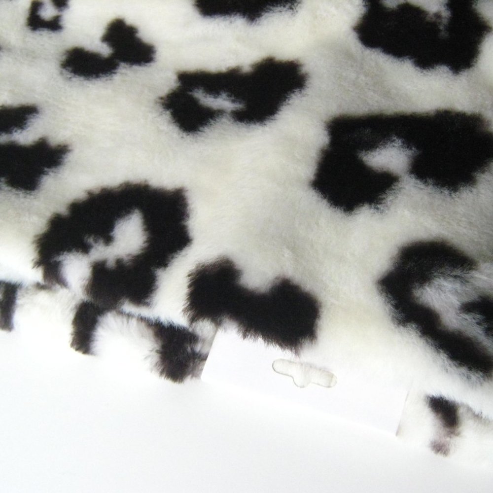Leopard faux fur infinity scarf - Picture 9 of 9